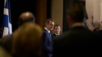 Πώς χτίστηκε η στρατηγική συμμαχία με τη Γαλλία -Η φράση του πρωθυπουργού που “ξεκλείδωσε” το deal