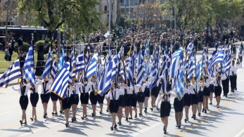 Καπραβέλος : Παρέλαση χωρίς παρουσία κόσμου-Γεμίζουν οι ΜΕΘ