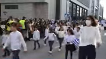 Παρέλαση της ομογένειας στη Στουτγκάρδη, για τα 200 χρόνια από την Επανάσταση