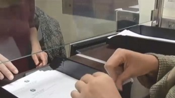 Δίχτυα σε εφορία, ΕΦΚΑ και ΚΕΠ από κύκλωμα πλαστών πιστοποιητικών για μετανάστες (vid)