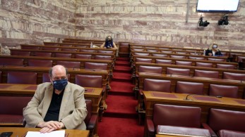 Θέλει και τα λέει ο Φίλης ή του ξεφεύγουν;