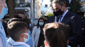 Μητσοτάκης: Τιμούμε αυτούς που αγωνίστηκαν κόντρα στον φασισμό και στον κατακτητή