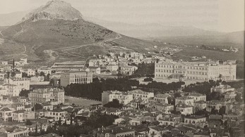 Η Αθήνα στην πορεία του χρόνου: Πλατάνια στην Πανεπιστημίου και βόλτα Σύνταγμα-Ομόνοια 120 χρόνια πριν