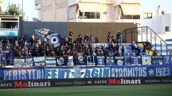 Super League 1: Λιποθυμία οπαδού στο Περιστέρι
