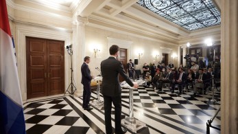 Μία όχι και τόσο μικρή Ολλανδέζα στο Μαξίμου