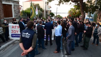 Διάλογο με αγρότες διαδηλωτές είχε ο Σπ. Λιβανός στη Μυτιλήνη