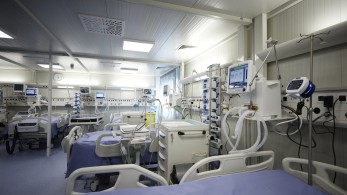 Κορωνοϊός-Καπραβέλος: «Να μην μπορούν να μπουν πουθενά οι ανεμβολίαστοι»