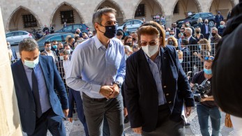 Την ανακατασκευή του Εθνικού Θεάτρου Ρόδου εξήγγειλε ο πρωθυπουργός: “Μοναδικό μνημείο”