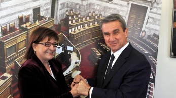 “Ευχαριστώ” Λοβέρδου στην Έφη Μπέκου για τη δημόσια στήριξη