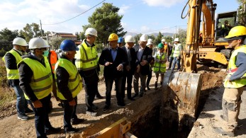 Αυτοψία Πατούλη στα έργα κατασκευής του δικτύου αποχέτευσης στην Παλλήνη