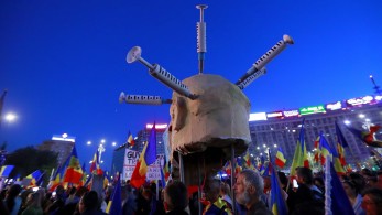 Αγωνία για τους ανεμβολίαστους στην Ευρώπη – Ποιες χώρες σχεδιάζουν νέους περιορισμούς