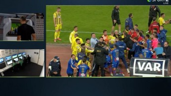 Super League 1: Συνεχίζεται, με τρεις αποβολές, το Βόλος-Άρης