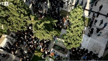 Στην αγκαλιά της Αττικής γης και πλάι στους γονείς της η Φώφη Γεννηματά