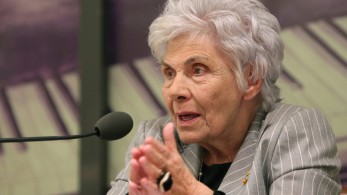 Στο νοσοκομείο μετά από ανακοπή καρδιάς η Κική Δημουλά
