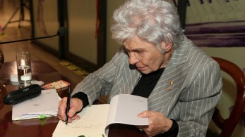 Την Τρίτη η κηδεία της Κικής Δημουλά από το Α’ Νεκροταφείο δημοσία δαπάνη