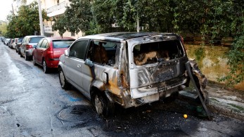 Νύχτα εμπρησμών στην Αττική: Πυρπόλησαν αυτοκίνητα, καφετέρια και ΑΤΜ