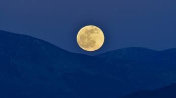 Αυτή είναι η πρώτη πανσέληνος του 2020 – Εντυπωσιακές φωτογραφίες