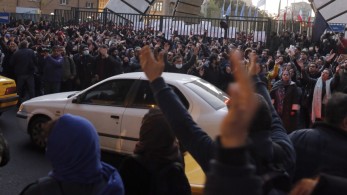 Διαδηλωτές στην Τεχεράνη ζητούν την παραίτηση Χαμενεΐ (vid)