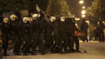 Καρέ-καρέ η επιχείρηση της ΕΛ.ΑΣ. στο Κουκάκι (vid)