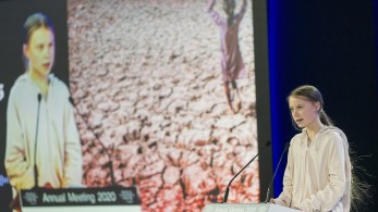 Νέα «καρφιά» της Τούνμπεργκ σε Τραμπ: «Το σπίτι μας εξακολουθεί να καίγεται»