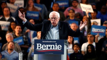 ΗΠΑ: Φαβορί για το χρίσμα των Δημοκρατικών ο Μπέρνι Σάντερς
