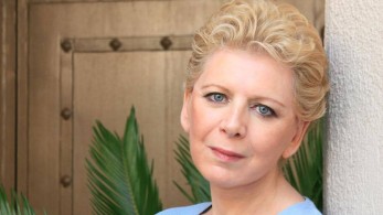 Η Έλενα Ακρίτα στηρίζει τον δήμαρχο Χαλανδρίου που είχε σηκώσει σημαία της Παλαιστίνης στο δημαρχείο