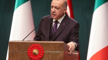 Ο Ερντογάν λέει τον Χαφτάρ «αναξιόπιστο» και αυτός του απάντησε με… emoticon