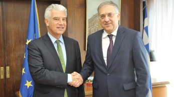 Συνάντηση Θεοδωρικάκου με τον Γερμανό πρέσβη