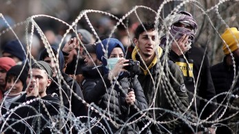 Με περούκες και «βραχιολάκια» μαρκάρουν μετανάστες οι Τούρκοι! (pics)