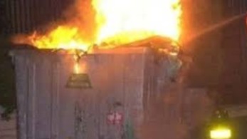 Τρίκαλα: Η στάχτη από τα τζάκια καίει κάδους απορριμάτων!