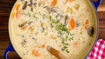 Κοτόσουπα με άγρια μανιτάρια και τρούφα