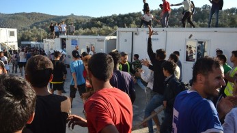 Επεισόδιο μεταξύ μεταναστών στη Μόρια – Ένας σε κρίσιμη κατάσταση