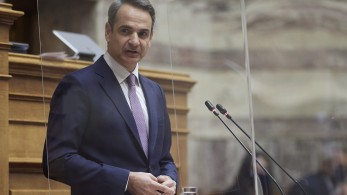 Βουλή-Μητσοτάκης προς Τσίπρα: Τσακίσατε τη μεσαία τάξη στους φόρους και εμείς τα δίνουνε πίσω