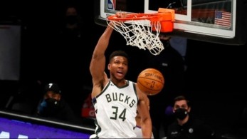 Oρεξάτος Αντετοκούνμπο: “Αν ποτέ χρεοκοπήσω θα πουλήσω τις μπασκετικές κάρτες μου”