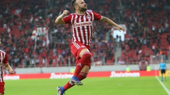 Super League 1: «Βάφτηκε κόκκινο» το θρίλερ στο «Γ. Καραϊσκάκης»