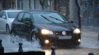 Καιρός: Ισχυρές βροχές και καταιγίδες και σήμερα