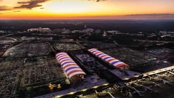 ΗΠΑ: Χάος και πανικός στο αεροδρόμιο της Ατλάντα μετά την τυχαία εκπυρσοκρότηση ενός όπλου – Τρεις ελαφρά τραυματίες