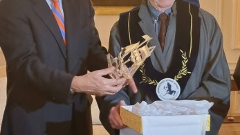 Κεν Λόουτς-«Τα Γλυπτά του Παρθενώνα είναι κλεμμένα και πρέπει να επιστρέψουν στην Ελλάδα», λέει ο διάσημος σκηνοθέτης