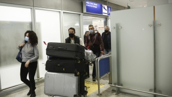 Μόνο με αρνητικό τεστ η είσοδος στην Ελλάδα από αύριο – Αναλυτικά η NOTAM