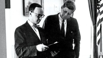 Το «Ζωτικό Κέντρο», ο αριστερός και ο δεξιός λαϊκισμός