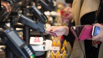 «Παράθυρο» για νέες ελαφρύνσεις ανοίγει η υπέρβαση εσόδων