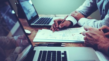 Εφορία: Έλεγχοι στα τιμολόγια μέσω MyData