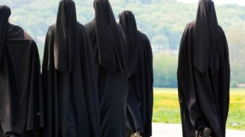 Στο Ιπποκράτειο με κορωνοϊό 8 μοναχές από τον Χορτιάτη
