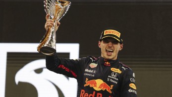 Formula 1: Παγκόσμιος πρωταθλητής ο Μαξ Φερστάπεν -Νίκησε τον Λιούις Χάμιλτον στην… τελευταία στροφή!