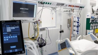 “Ανεμβολίαστοι κλαίνε μετανιωμένοι και ζητούν να εμβολιαστούν”