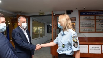 Μπράβο Θεοδωρικάκου στην ομάδα που έσωσε την 38χρονη  στη Θεσσαλονίκη