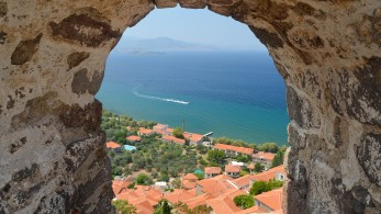 Μυτιλήνη: Σύσκεψη για τον έλεγχο της διασποράς του κορωνοϊού-800 μαθητές έχουν νοσήσει