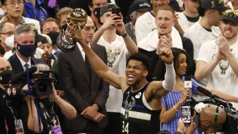 Giannis και Σάκκαρη οι κορυφαίοι της χρονιάς για τον ΠΣΑΤ