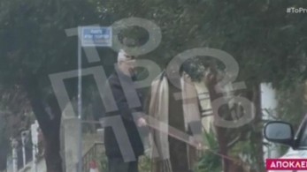 Δε χαμπαριάζει: Βόλτα του Στάθη Παναγιωτόπουλου με τη σύζυγό του