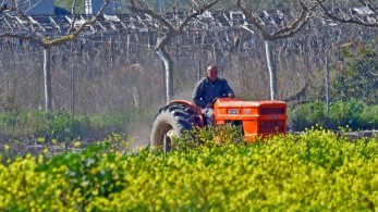 Στήριξη αγροτών: Από 1/1 η επιστροφή ΕΦΚ στο πετρέλαιο κίνησης